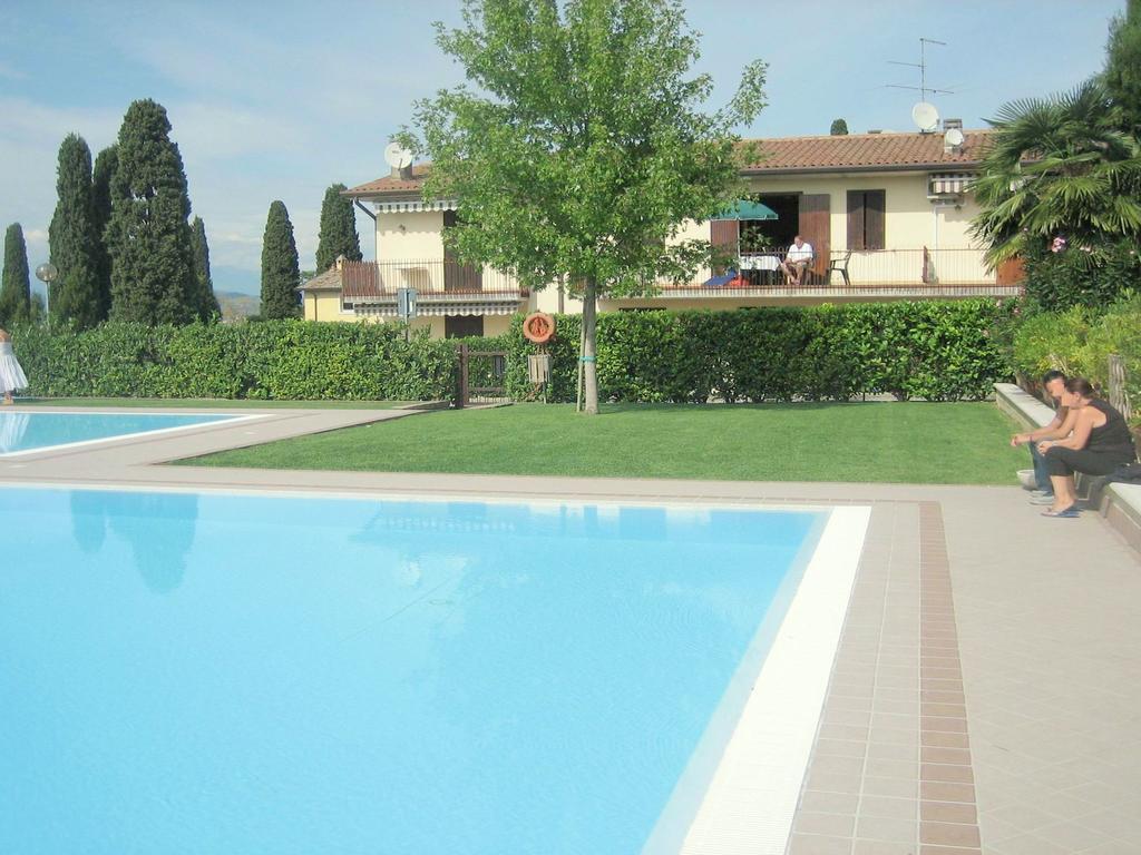 Belvilla By Oyo Enticing Holiday Home With Pool Lazise Exteriér fotografie